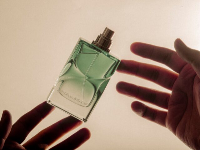 SHIROのピオニー男ウケ香水はなくなった？再販や似てる匂いを徹底調査